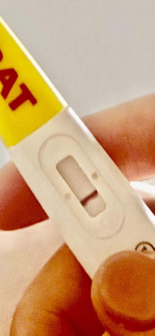 Apakah ada yg liat garis samar?