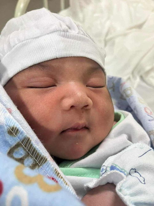 Just gave birth to a healthy baby boy😍