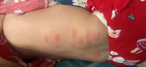 Co mom nao con bị nhu con nhà minh k