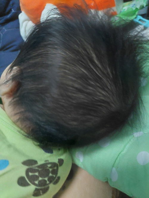 น้องนอนหมอนผมด้านหลังน้องบาง