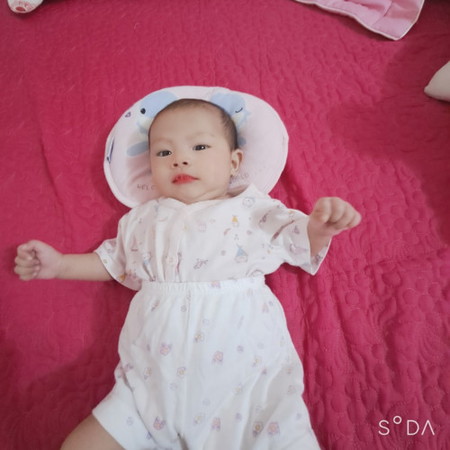 Cho em hỏi bé nhà e được 3 tháng 11 ngày mà được có 4,5kg thì có nhỏ quá ko ạ