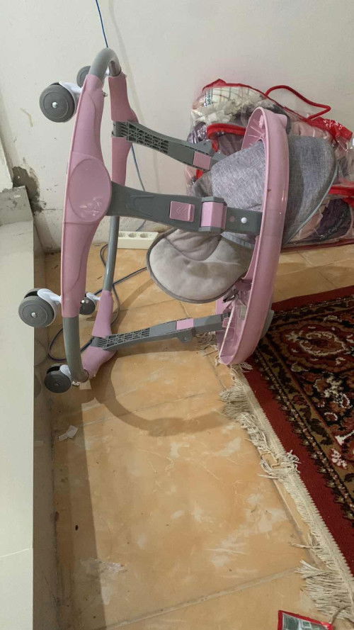 Bayi 8 bulan Jatuh dari babywalker bulat