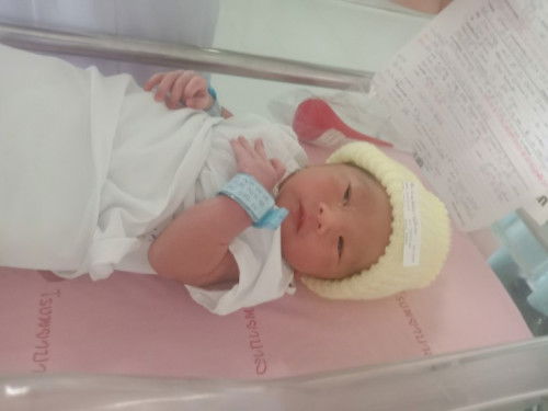 เเตกเเล้วค้าบบบบบ👶🏻 🎉
👶🏻ชื่อจริง: ธนัชกร คำเซ่ง
❤️ชื่อเล่น:น้องปูติน
เพศ : ชาย
เกิดปีนักษัตร :