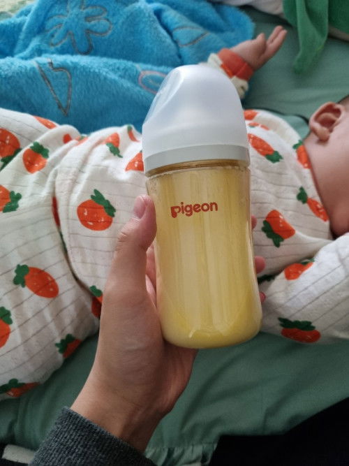 ลูกติดเต้าค่ะ ไม่ยอมดูดขวดนม