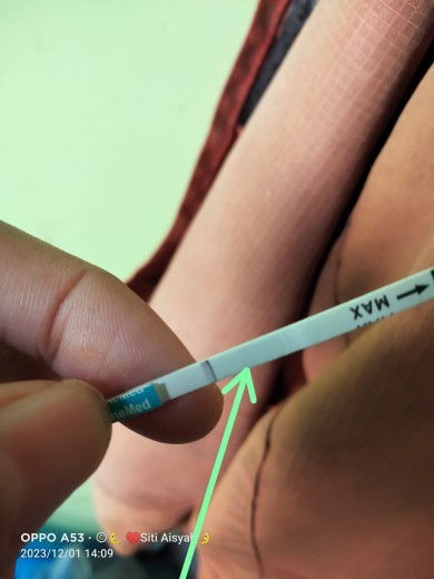 Kalau garis samar kayak gini Negatif apa positif sih??.. itu Tespeck seblm jadwal haid, dan skrng