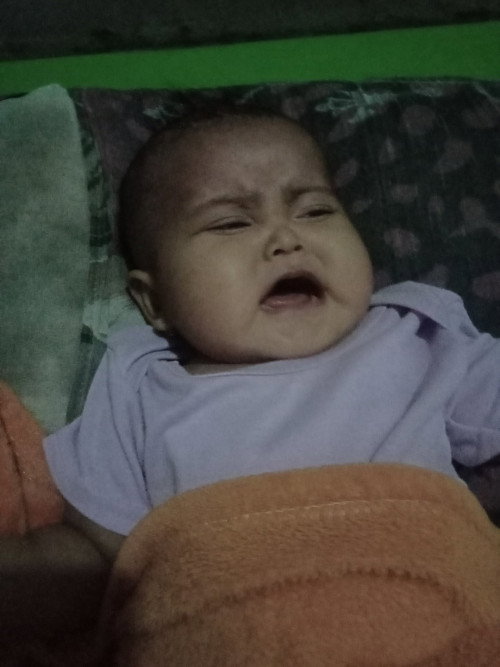 BB bayi perempuan 5,3 usia otw 5 bulan apakah normal