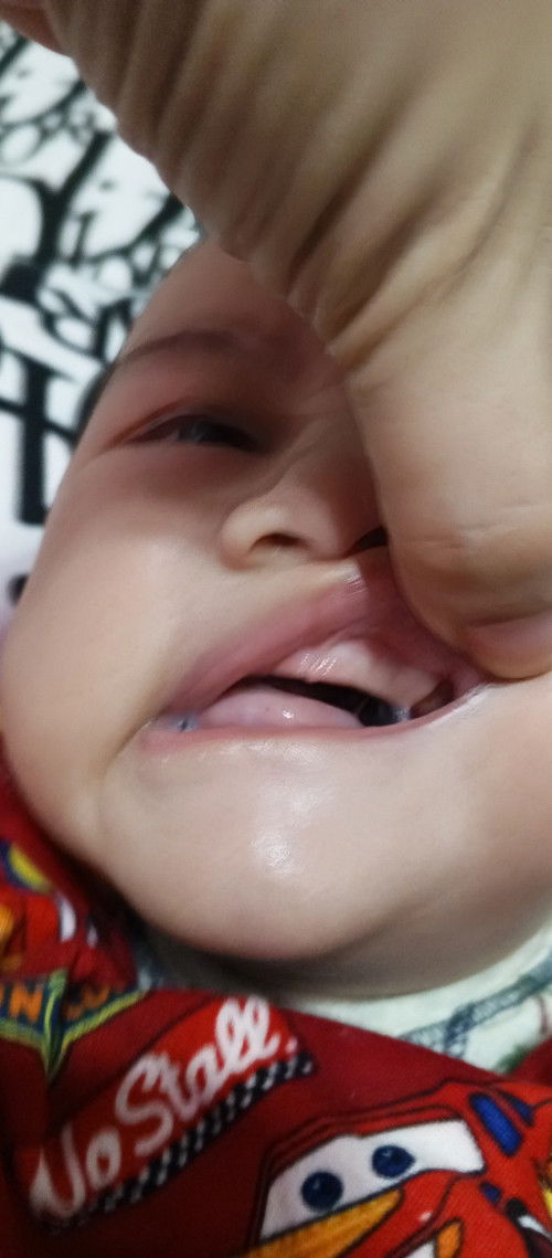 Maaari na po ba magngipin ang 3 month old baby?