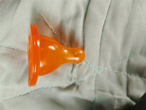 Nipple confusion(3mos.old lo)
Bumili n Po Ako ng bagong nipple ung babyflo na brown..ayaw padn