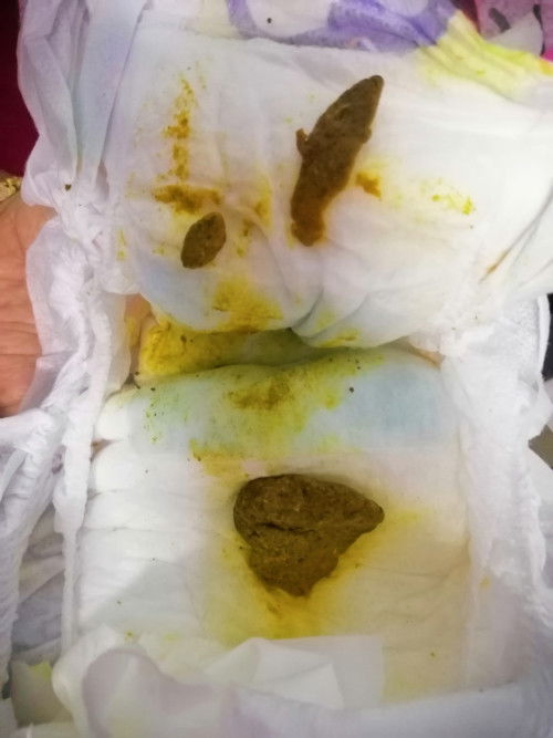 Najis bayi baru mula makan.