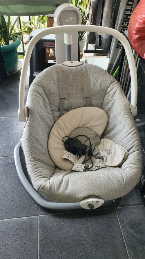 Preloved - Stroller and Bouncer Joie.