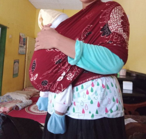 Gendong m shape new born