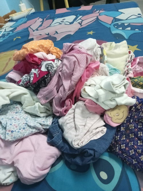 แจกเสื้อผ้าเด็กผู้หญิงค่ะเสียแค่ค่าส่ง