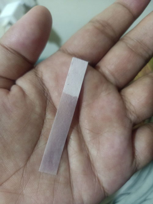 Assalamualaikum tolong ini saya keluar cairan tak cek pek kertas lakmus ini air ketuban bukan sih ?