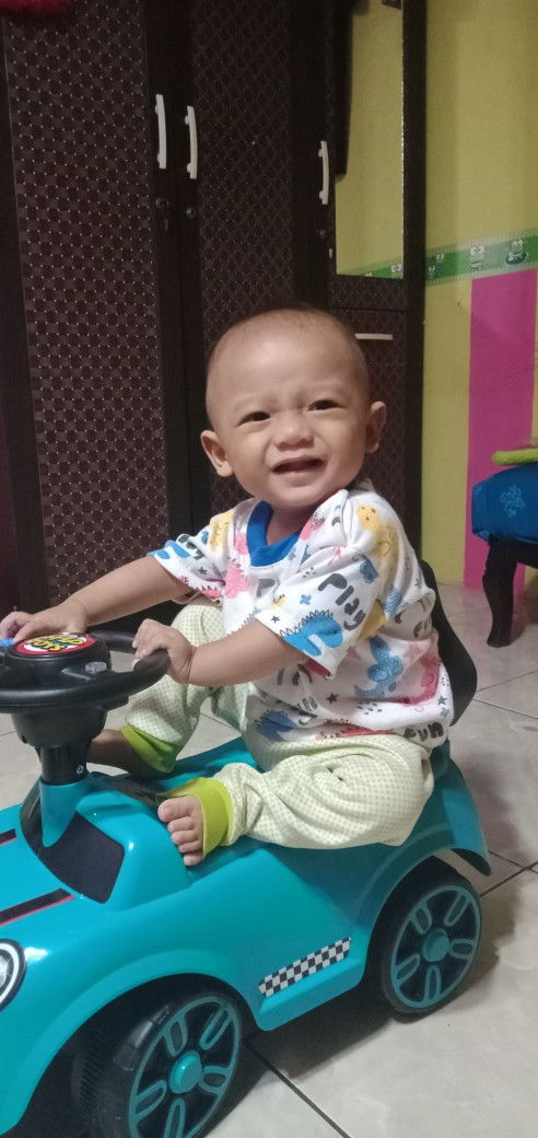 Bayi 8 bulan 30 hari