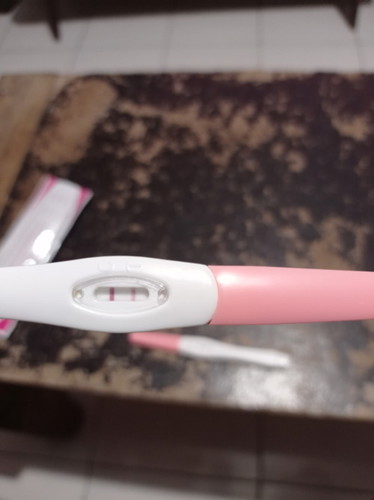 Hallo mom apakah ini artinya positif hamil