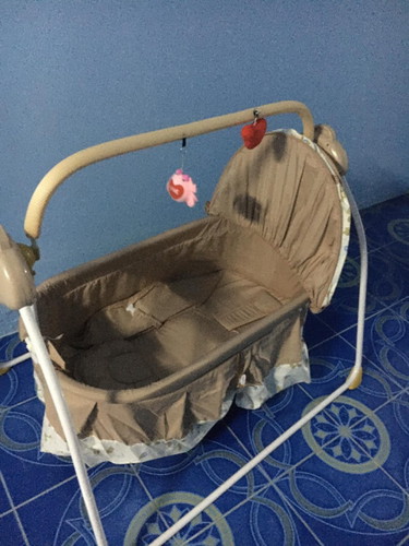 เปลไฟฟ้าของเด็กแรกเกิด