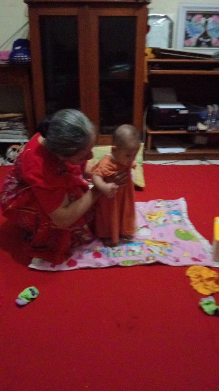 Bayi 5 bulan boleh duduk?