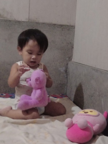 Nag tutubo ng teeth c baby