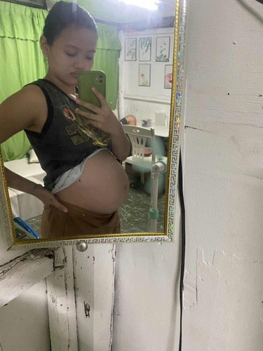 28 weeks baby bump
