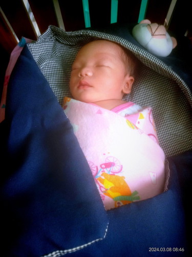Alhndulillah Hpl 22 maret udh lounching 7 maret dgn bb 3.3 kg
Jenis kelamin cwok