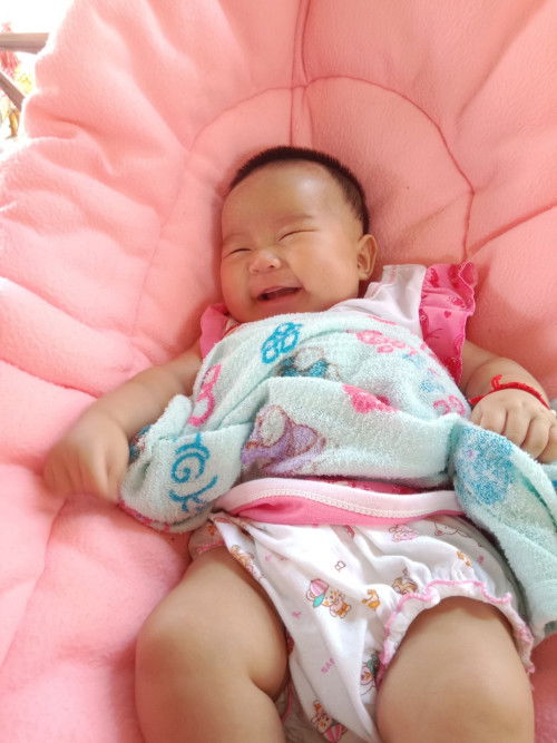 น้อง2เดือนกินนมครั้งละกี่ออนซ์กันคะ