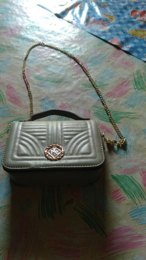 อยากส่งต่อกระเป๋าแฟชั่นค่ะเพราะยุก็ไม่ได้ใช้