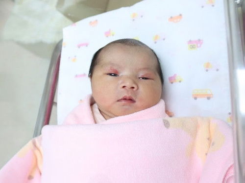 เปลือกตาลูกจะหายมั้ยคะ