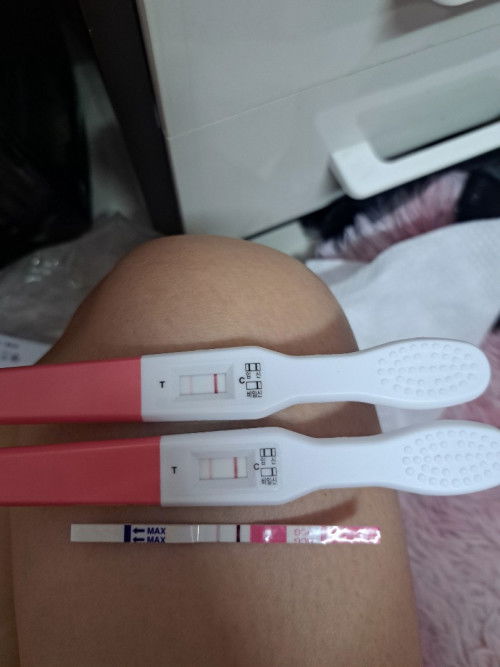 Các mom ơi, em thử lên 2 vạch như thế thì siêu âm được chưa ạ?