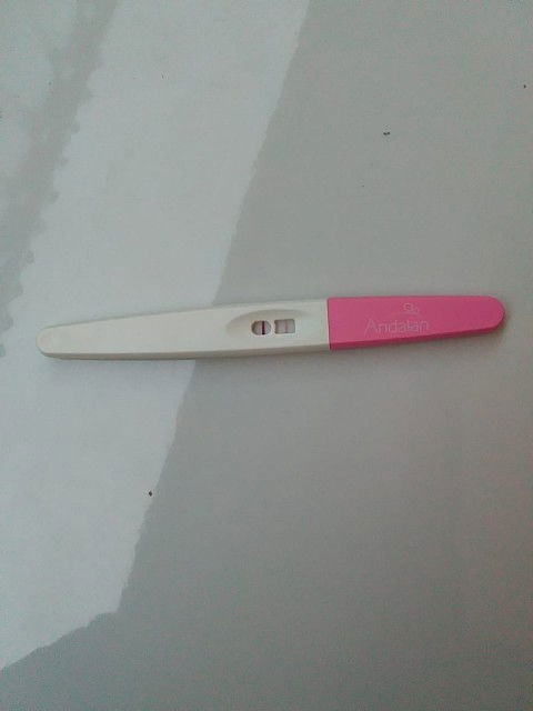 Saya telat 1minggu tapi pas kemarin di tespek sudah garis 2,tapi garis nya masih kelihatan samaaarrr