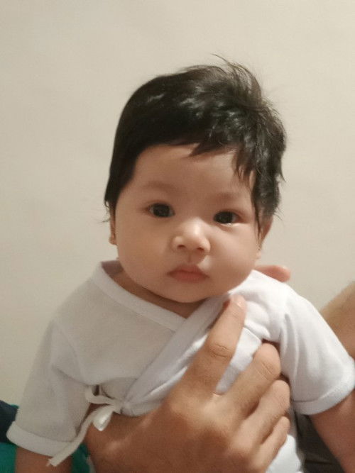 Ilang months na pwede tanggalan ng socks si baby?
