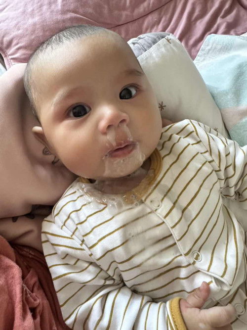 Bayi selalu muntah sampai berat badan ga naik naik