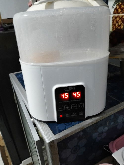Alat Penghangat botol dan sterilizer