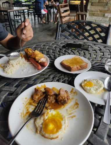 Telur separuh masak