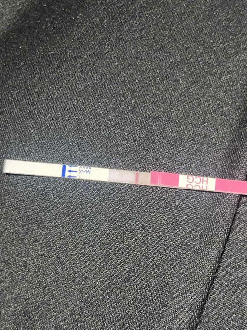 เอานิ้วเช็ดที่ตรวจครรภ์