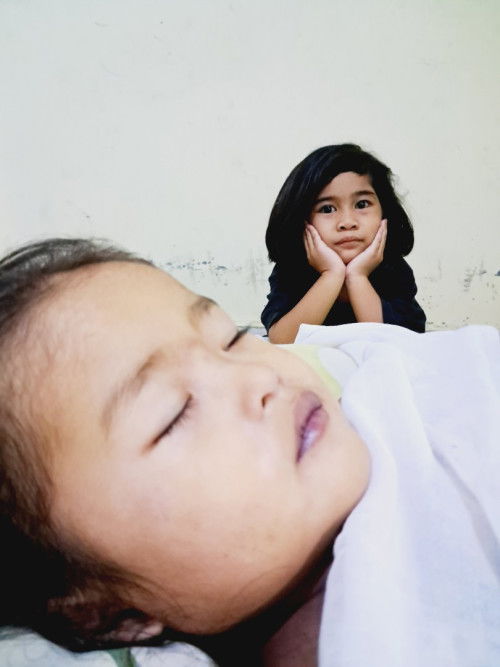 Antara senang atau sedih