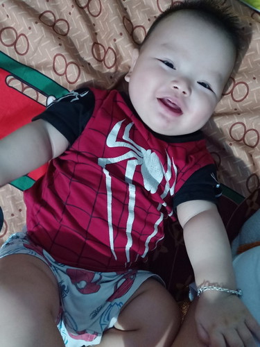 Con 7tháng 2ngày tuổi ko chịu ăn bột dặm chỉ ti sữa mẹ thôi các mom ạ