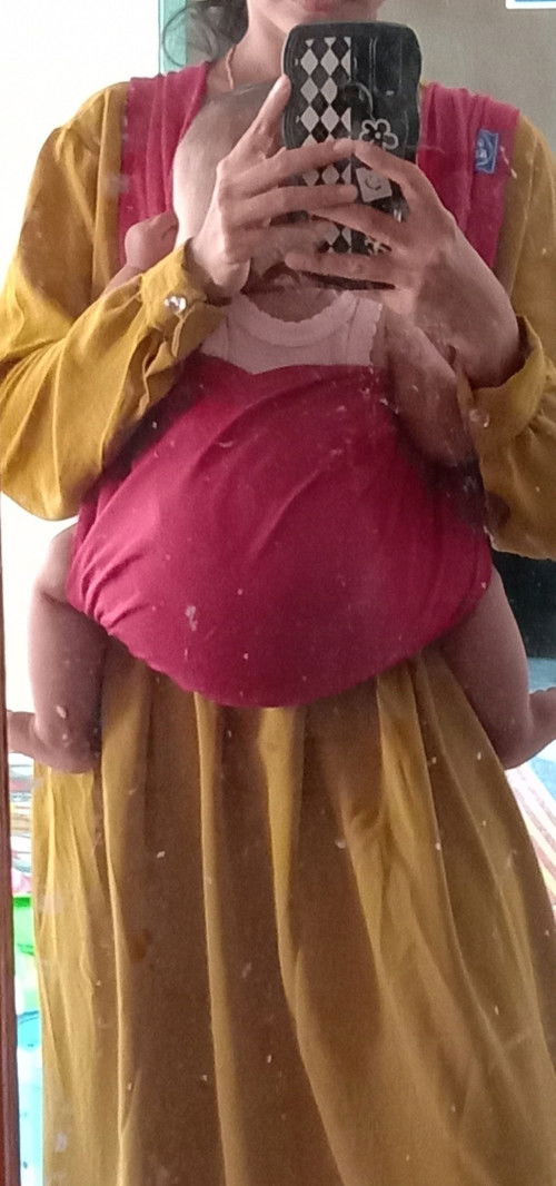 Posisi gendong bayi 6bulan