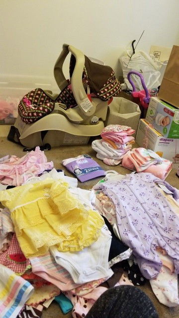 ส่งต่อของใช้ เสื้อผ้าตัวเล็กจ้า