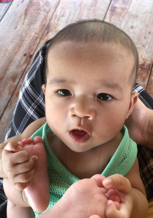 เด็ก4 เดือนไม่ค่อยกินนม น้องจะเป็นอะไรมั้ยค่ะ
ปกติกินนม s26สีม่วง น้องไม่ค่อยกินนมเลยช่วงนี้