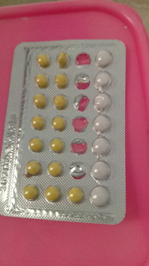 Pil kb kuning dn putih