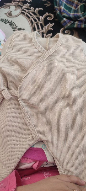 Mungkin ada yang butuh baju NB. (Udah tutup ya)