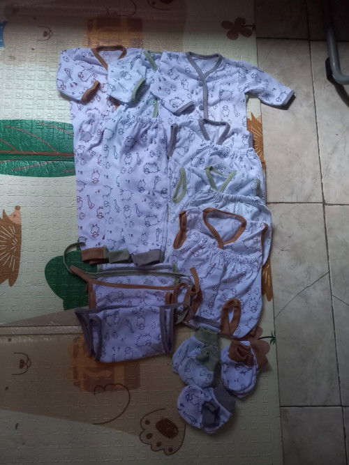 Preloved perlengkapan Newborn (Bayi)