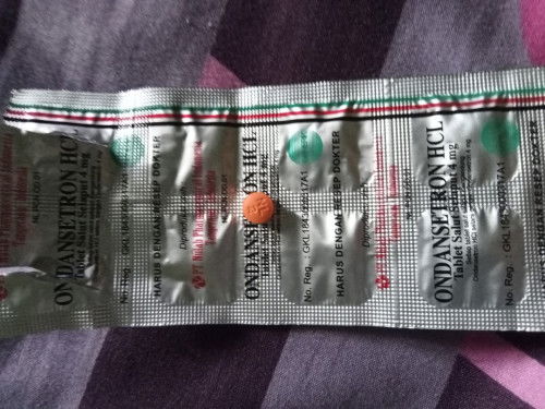 Halo bunda, salam kenal.. bund apa ada yg minum obat ondan ini untuk mengatasi mual muntah, amankah