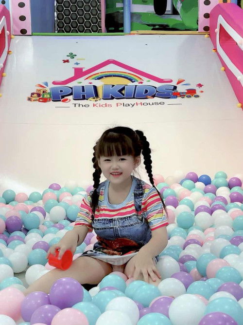 - Cuối tuần cùng em CHERRY
( 20.04.24 CHERRY 3 tuổi 9 tháng 3 ngày )