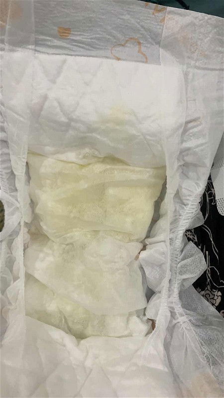 pipis bayi di pempes emang kuning gini ya kalo dah banyak ?