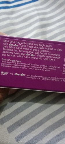 Ada yang pakai dee-dee tooth paste