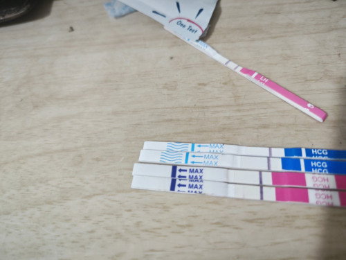 Như này là có em bé chưa ạ , que cuối thử trưa nay ạ