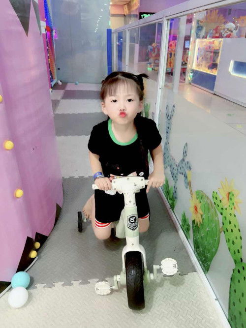 -------------CHERRY đi nhà banh ------------
( 11.05.24 CHERRY 3 tuổi 9 tháng 24 ngày )