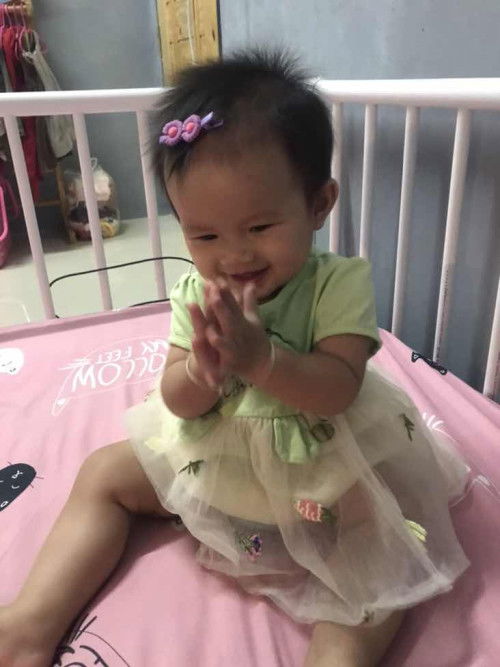 ลูกนอนเกร็งขา