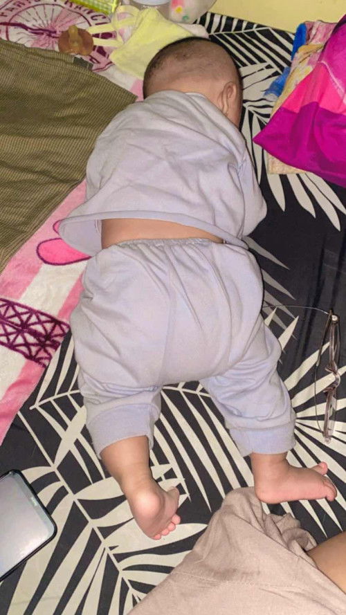 BABY TENGKURAP USIA 2 BULAN 17 HARI